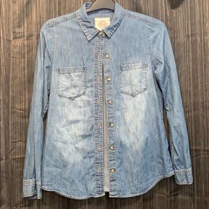 Long sleeve denim shirt